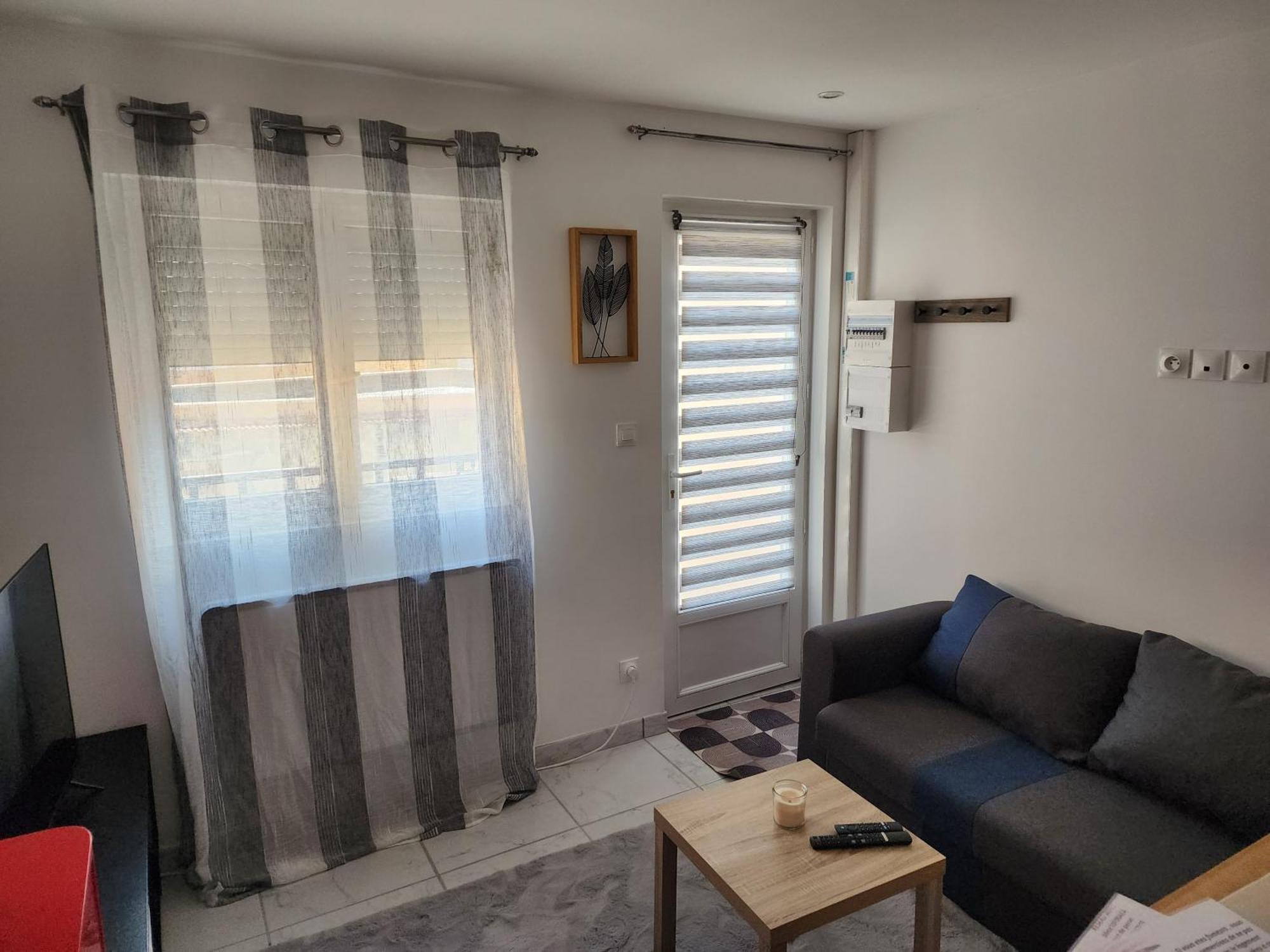 Agreable T2/Centre-Ville *10 Min Gare* Bourgoin-Jallieu Exteriör bild