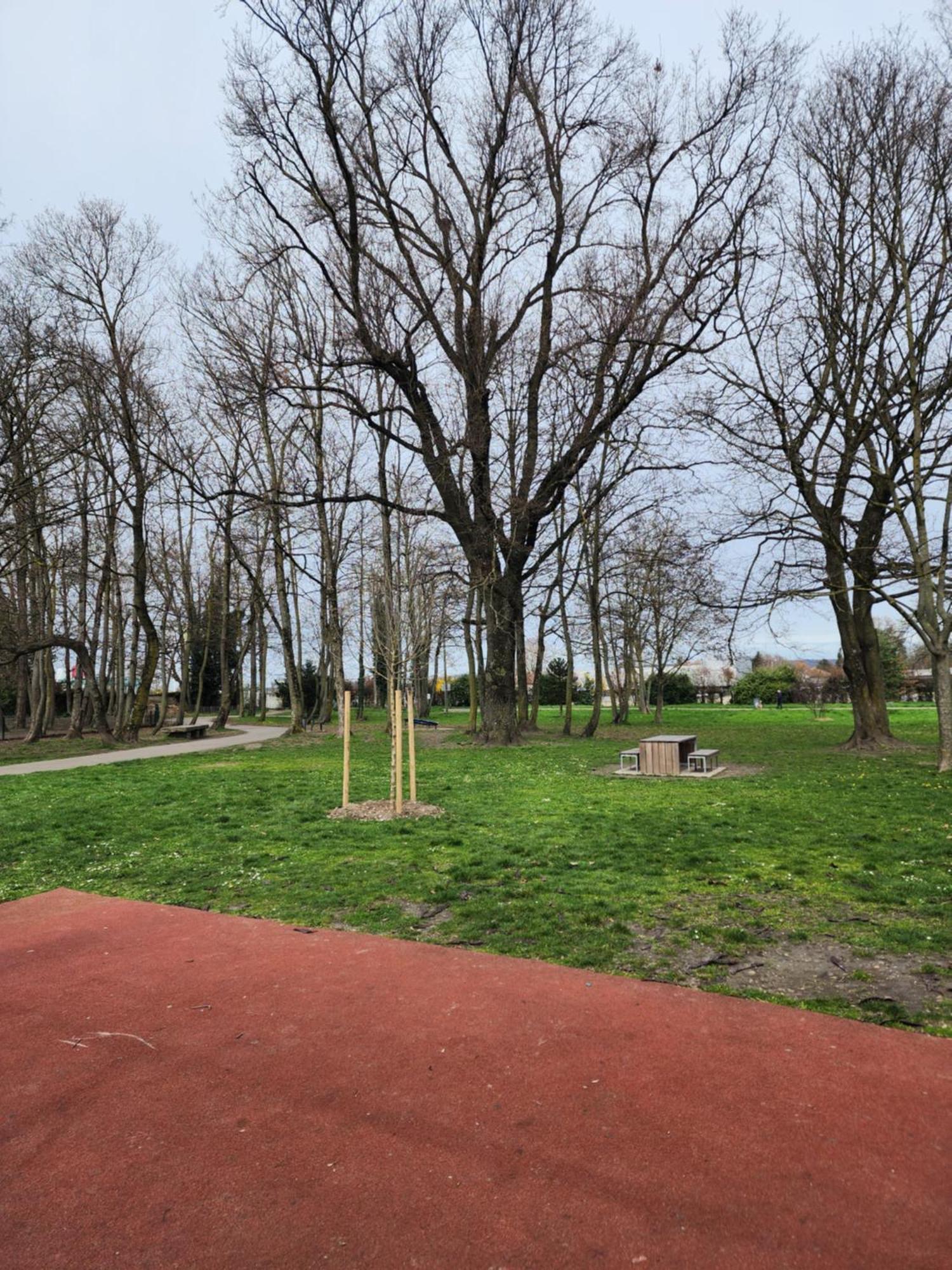 Agreable T2/Centre-Ville *10 Min Gare* Bourgoin-Jallieu Exteriör bild